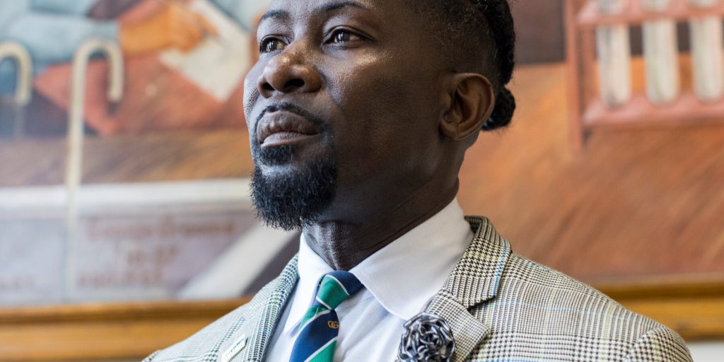 Ian Roberts, ex direttore scolastico di Des Moines, si ammette di aver commesso errori dopo l'arresto da ICE