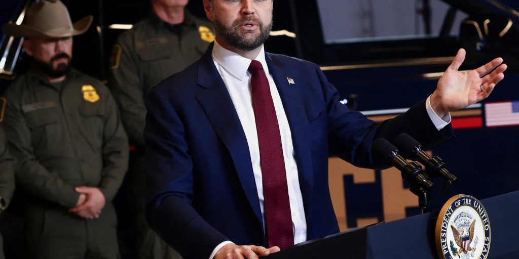 Vicepresidente Vance: nessuna presenza militare a Minneapolis, ma preoccupazioni sulle tattiche di polizia