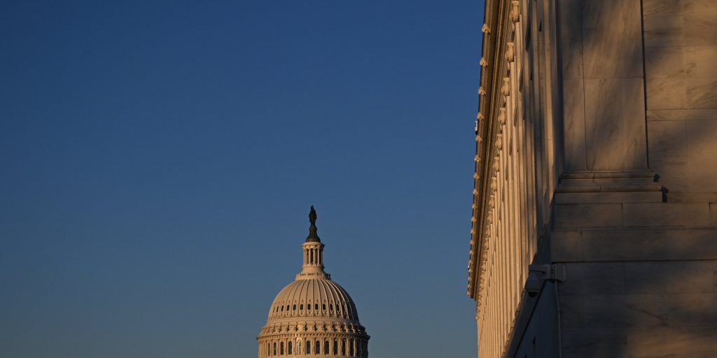 House elimina la disposizione che consentirebbe ai senatori di intentare cause contro il governo