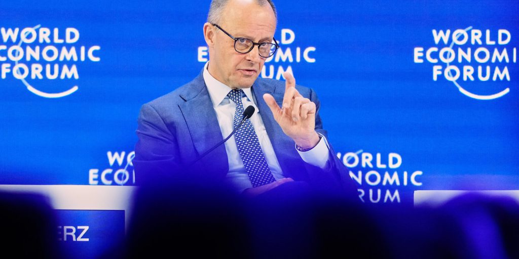 Merz esorta l'Europa a investire di più nella difesa e critica Trump per il trattamento degli alleati europei