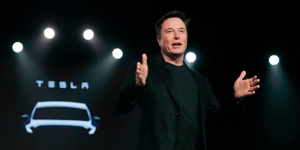 Tesla, Musk compra azioni per 1 miliardo di dollari