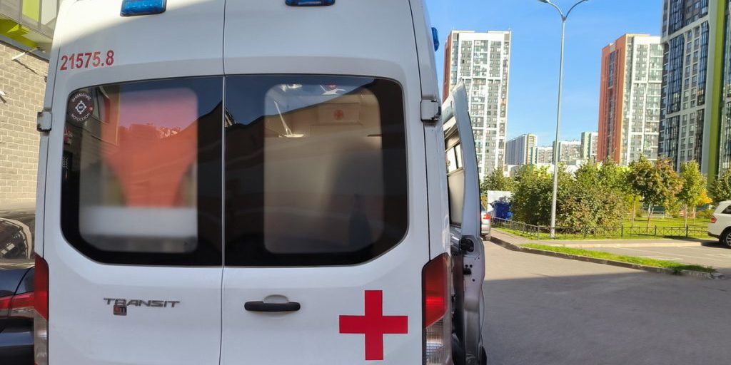 Incidente stradale in Kamčatka: un'ambulanza si ribalta, paramedici feriti