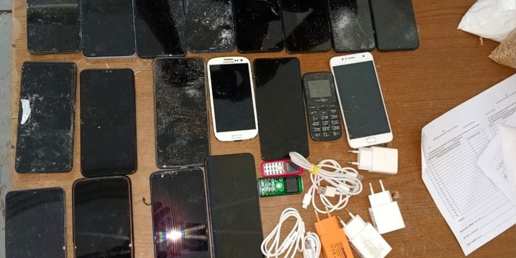 В СИЗО-5 в Ростове пытались передать мобильные телефоны