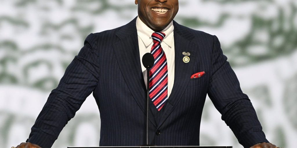 Hunt raggiunge il Campidoglio con polizia per votare, evitando una sconfitta