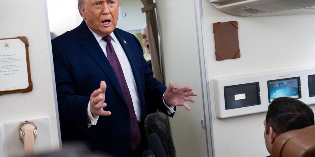 Trump sostiene che gli Stati Uniti inviano una forza navale in Iran