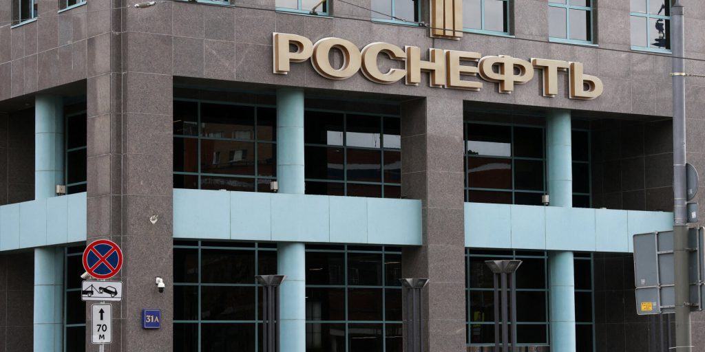 Reazione della Russia alle nuove sanzioni petrolifere di Trump: indifferenza e strategie di adattamento