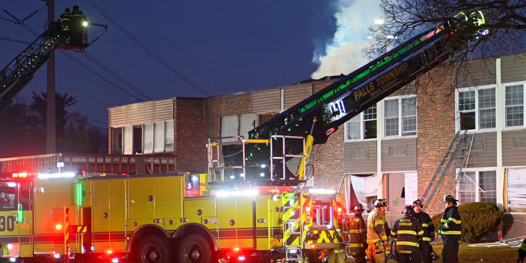 Esplosione al Bristol Health and Rehab Center provoca incendio e crollo parziale