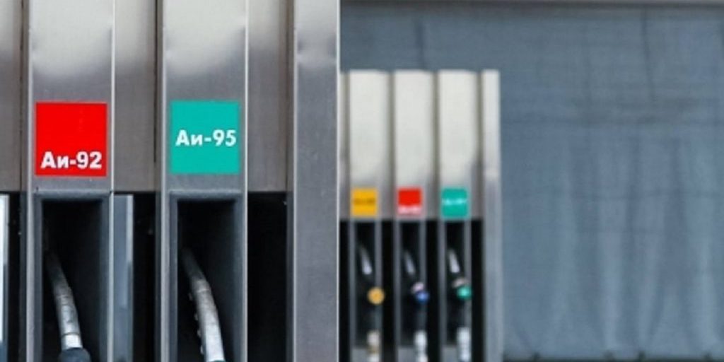 Слухи о дефиците бензина опровергли в Волгоградской области