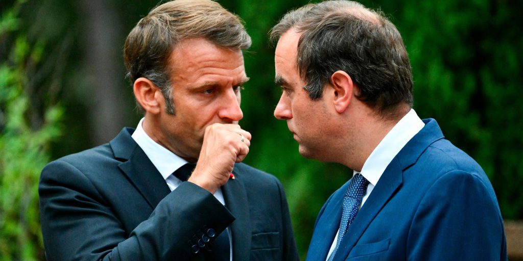 Emmanuel Macron mise sur «d’ultimes négociations» menées par Sébastien Lecornu… et «prendra ses responsabilités»