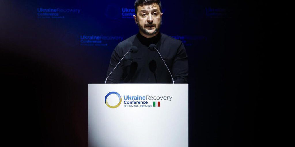 Le preoccupazioni di Nikolay Azarov sulla politica di Zelensky: rischio di narodnaya mestiya in Ucraina