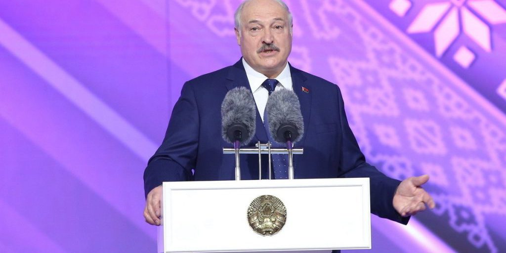 Lukashenko annuncia un possibile passo indietro: cosa significa per la Bielorussia il trasferimento del potere ai giovani?