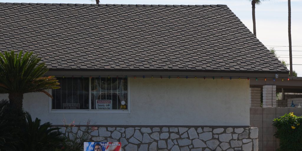 Agricoltore californiano arrestato per l'omicidio della moglie separata in Arizona