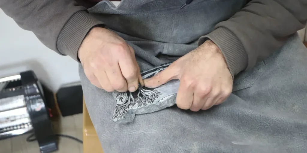 Ali Güler: 25 anni di esperienza nella lavorazione della pietra serpentina per il pane