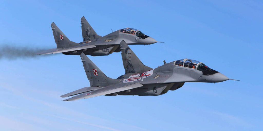 В Минобороны опровергли нарушение границ истребителями МиГ-31