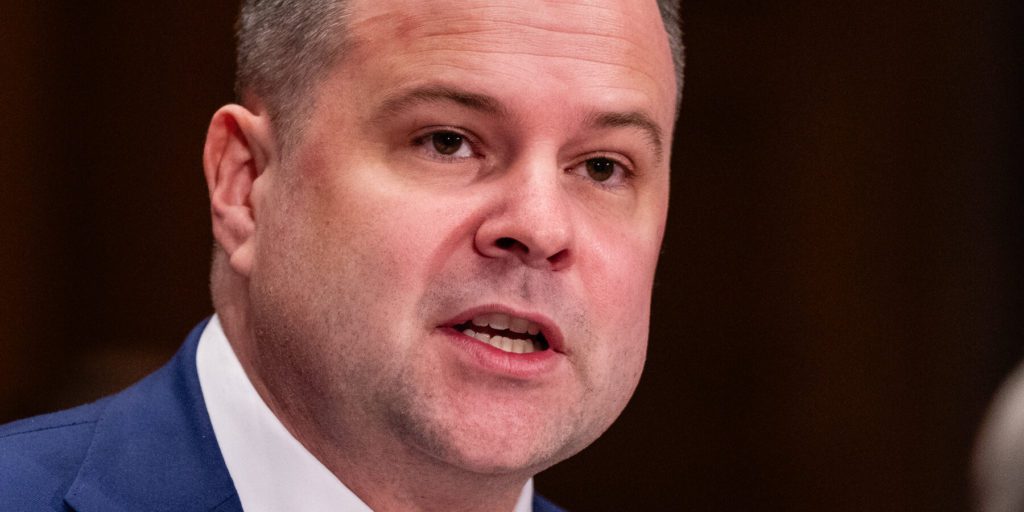 Deputato Eric Swalwell denuncia Bill Pulte per violazioni della privacy