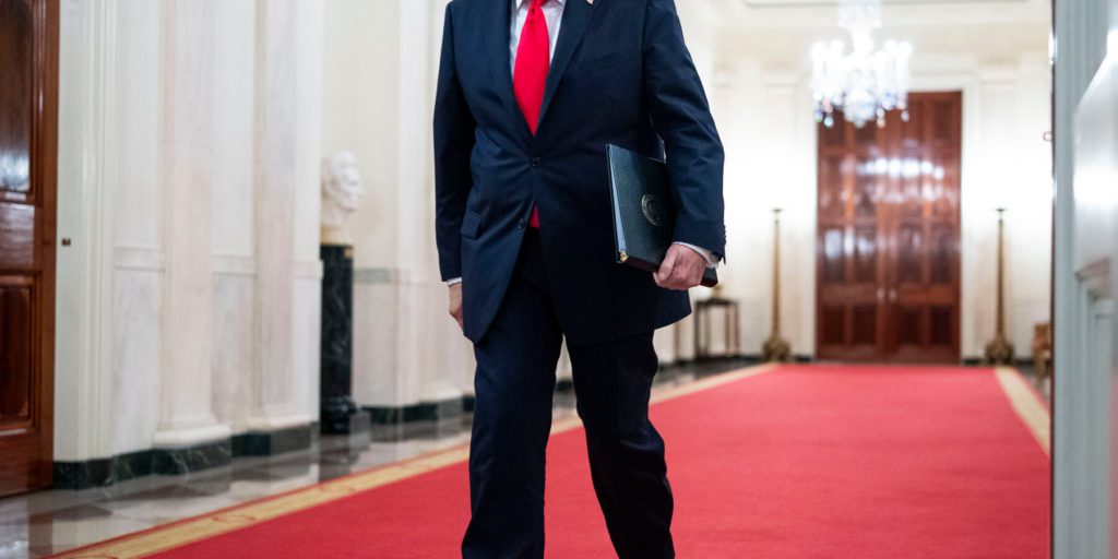 Donatori alla transizione di Trump: 46 individui, tra miliardari e futuri nomi, rivelati un anno dopo