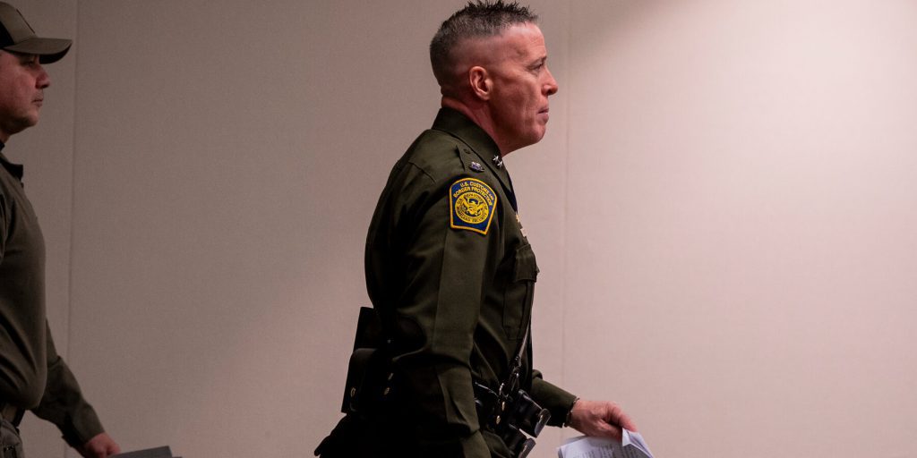 Il sospetto ricercato dagli agenti ICE nell'omicidio di Alex Pretti è ancora in libertà