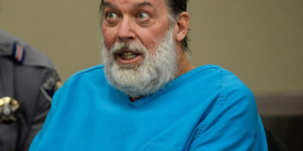 Robert L. Dear Jr., condannato per l'omicidio di tre persone al Planned Parenthood di Colorado, muore in carcere