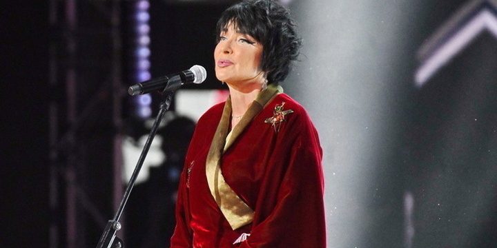 Lolita Milyavskaya Rompe il Silenzio sulla Salute Mentale: Una Scelta Coraggiosa per Ridurre lo Stigma