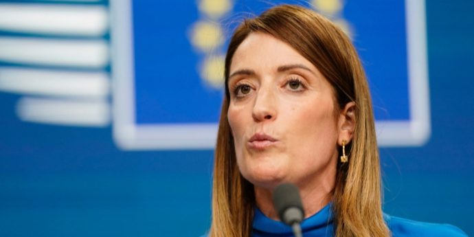 26b84875d130d0a8c9f9f506c59940f5-1