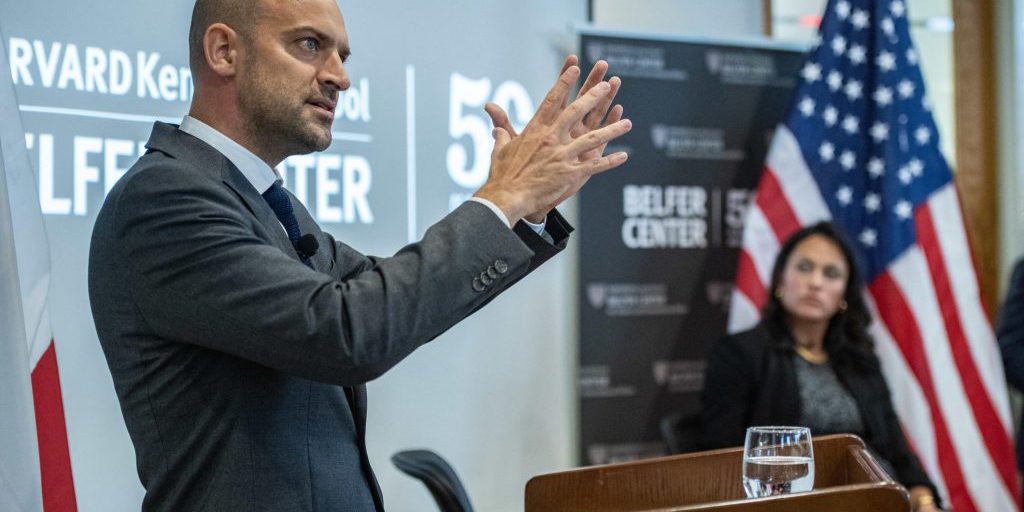 «Je n’ai pas les yeux rivés uniquement sur le grand large» : de l’ONU au MoDem, les ambitions galopantes de Jean-Noël Barrot