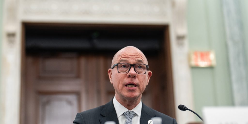 FAA annuncia riorganizzazione per potenziare la sicurezza aerea