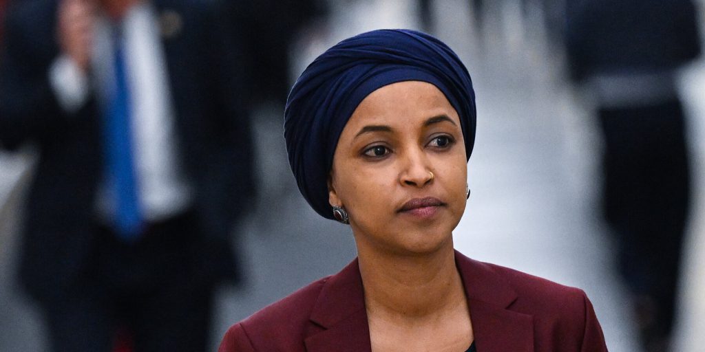 Il Dipartimento di Giustizia avvia indagine sulle finanze di Ilhan Omar sotto l’amministrazione Biden