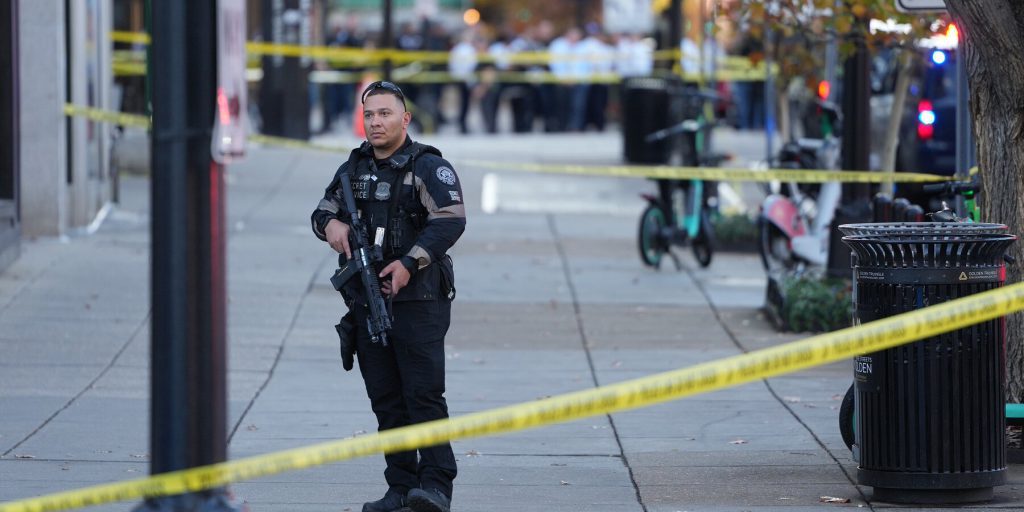 Fuochi d’arma a Washington D.C. la sera prima di Thanksgiving: cittadini preoccupati