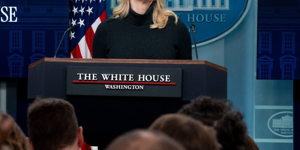 Trump escluso dalla gestione iniziale dell'omicidio di Alex Pretti: la Casa Bianca agisce