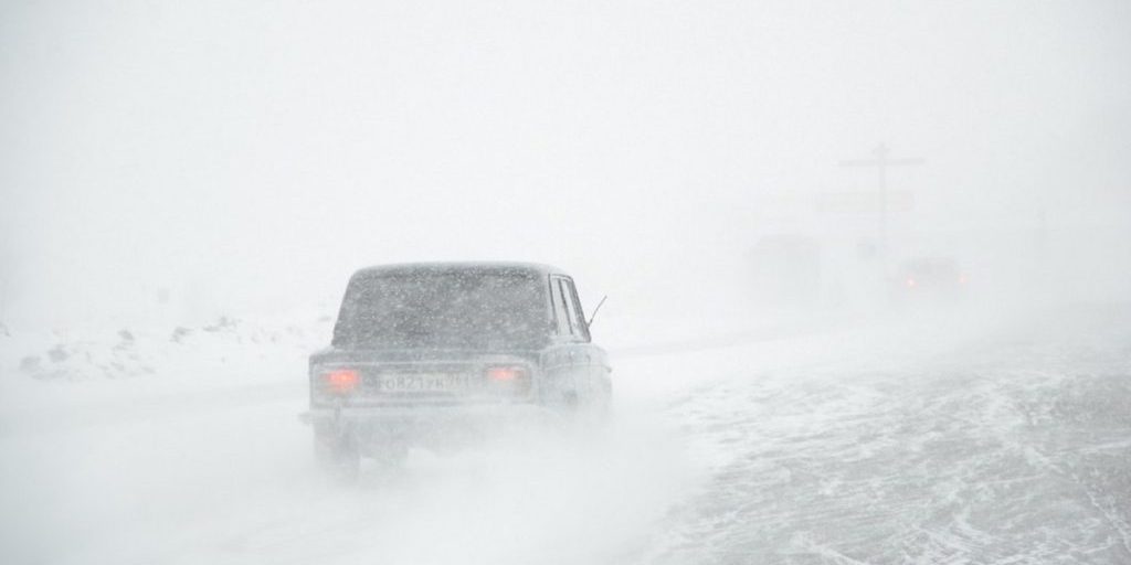 Свердловская Госавтоинспекция призвала водителей сменить резину
