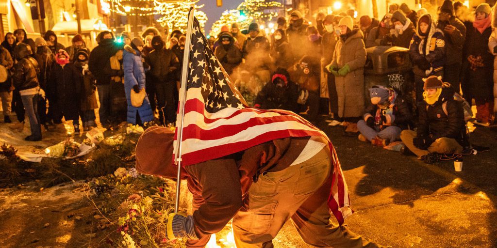 Dopo l'uccisione di Alex Pretti: l'America divisa si interroga sul futuro