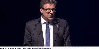 Giorgetti annuncia spazi per taglio tasse e pace fiscale nella prossima manovra economica
