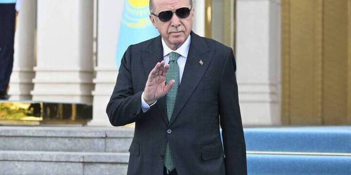 Erdogan propone la strategia della Turchia come modello per la NATO nella crisi tra Russia e Ucraina