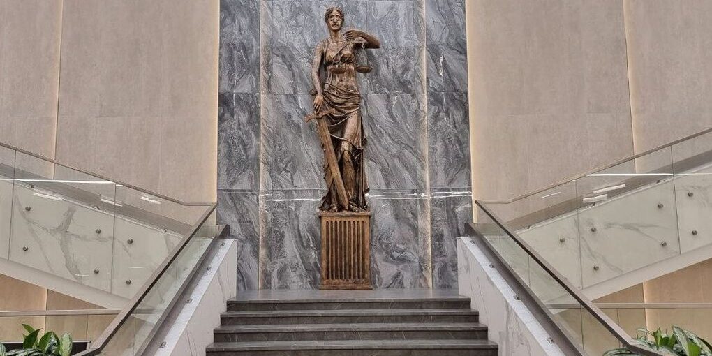 Truffa da 8 milioni di rubli nella regione di Leningrado: un residente accusato di frode nella gestione di un contratto statale per il restauro di una nave da ricerca scientifica