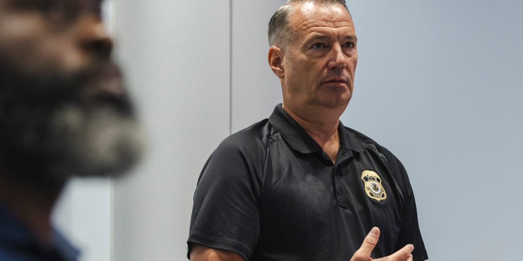 Giudice ordina al capo di ICE di comparire in tribunale per violazioni degli ordini del tribunale