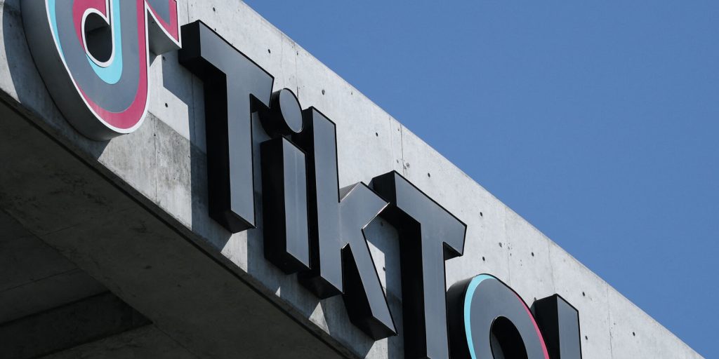 TikTok spiega blocco dei video sull'ICE: causa un'interruzione di corrente