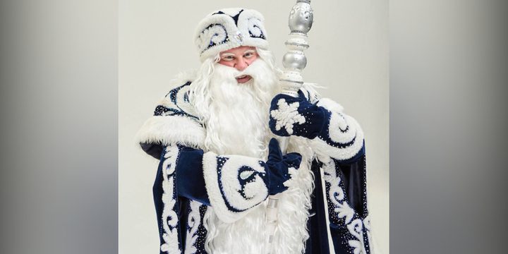 Il Ded Moroz di Carelia si prepara a incontrare il Russian Ded Moroz a Velikij Ustjug per le competizioni dei capi di stato del Nuovo Anno