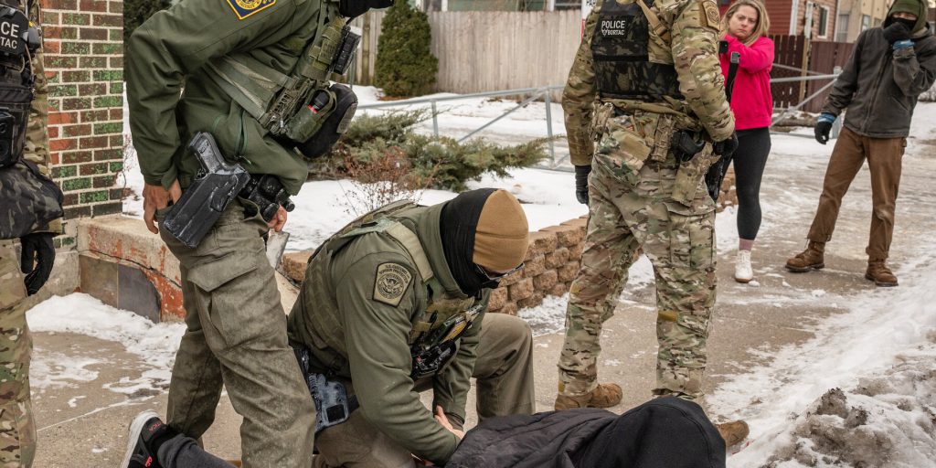 Giudice federale sospende l'operazione di detenzione di rifugiati del Minnesota