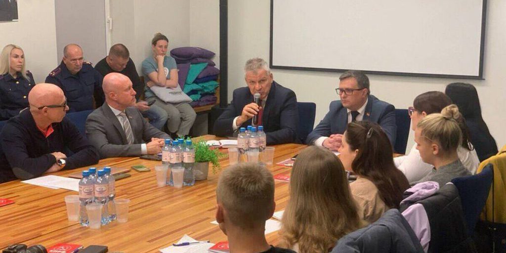 Crisi nel Centro Perinatale di Kaliningrad: Assenza del Ministro della Sanità al Tavolo Rotondo Solleva Preoccupazioni sulla Salute Pubblica