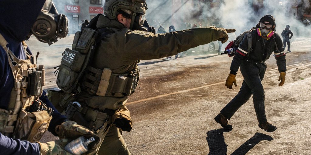 Ecuador si oppone al tentativo di un agente ICE di entrare al consolato di Minneapolis