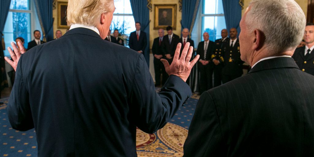 Conflitto Trump-Comey: Le Radici di una Relazione Tesa che ha Cambiato la Storia Politica Americana