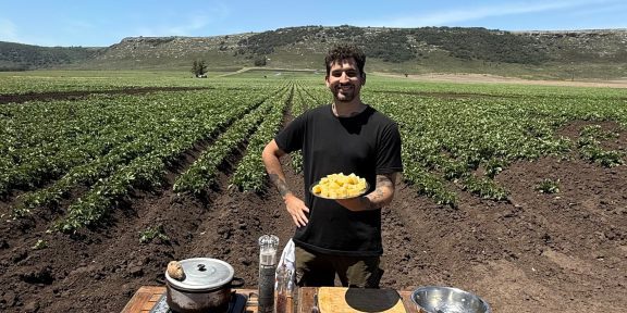 Armando Esquivel: da docente a star dei social con 100 ricette di patate