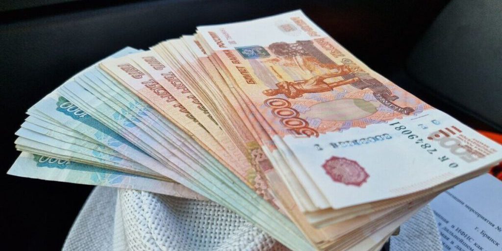 Furto di identità e soldi attraverso un telefono cellulare smarrito: una donna russa perde 760mila rubli