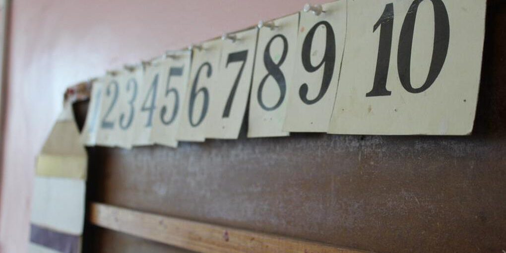 Giovane vittima di attacco di cani a Sochi torna a scuola dopo lunga e difficile riabilitazione