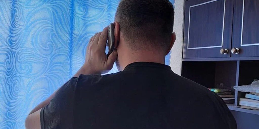 Autista di tram arrestato a San Pietroburgo per presunti abusi su minore