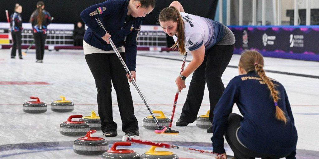 Сочинские кёрлингистки стали чемпионками во всероссийских соревнованиях