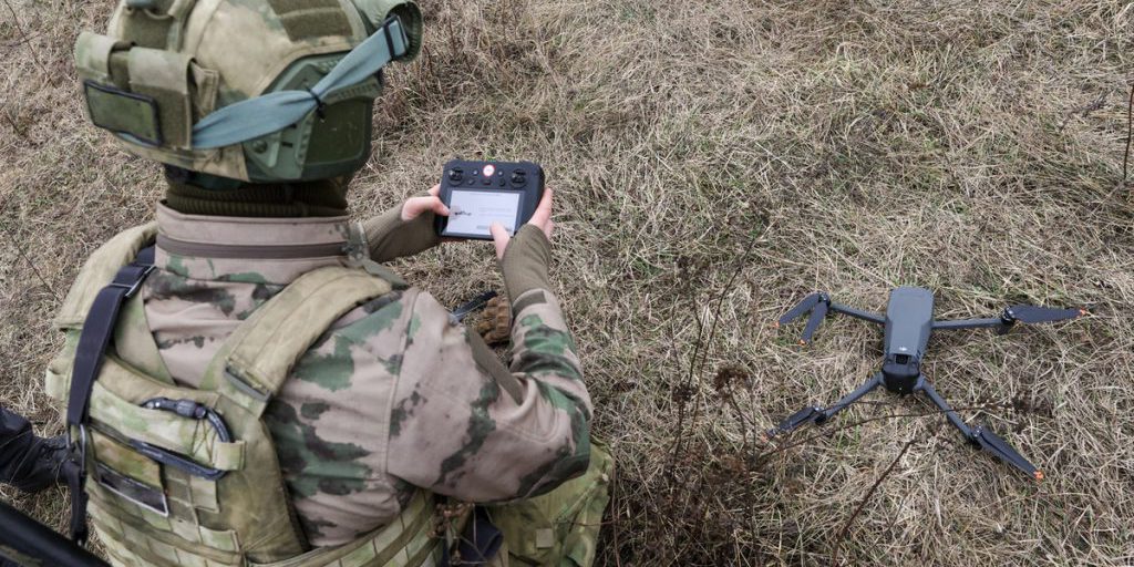 Прорвали многоуровневую оборону: ВС РФ успешно "давят" отряды ВСУ