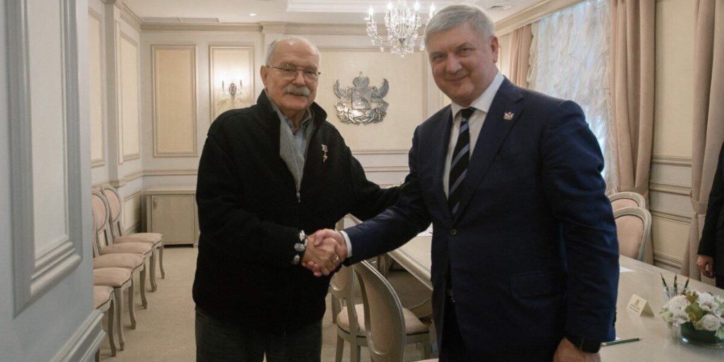 Воронежский губернатор вступил в ряды фанатов Никиты Михалкова