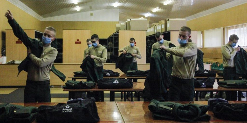 Nuove norme legislative per l'arruolamento nell'esercito russo: esenzione per i partecipanti alle operazioni militari in Donetsk e Luhansk