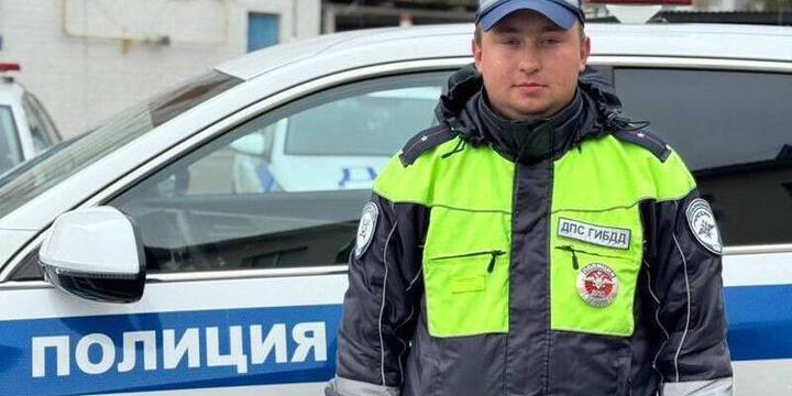 Сотрудники ДПС в Брянской области спасли жизнь мужчине